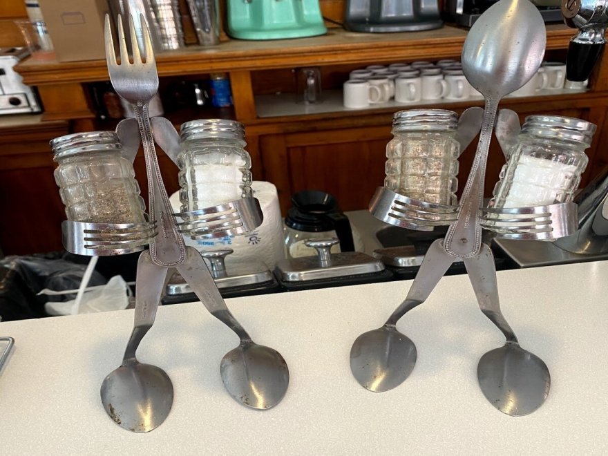 Rayne's Reef Soda Fountain & Grill